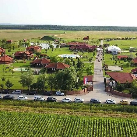 卡瑞索格瑞德义可农家乐 Pisarovina 外观 照片
